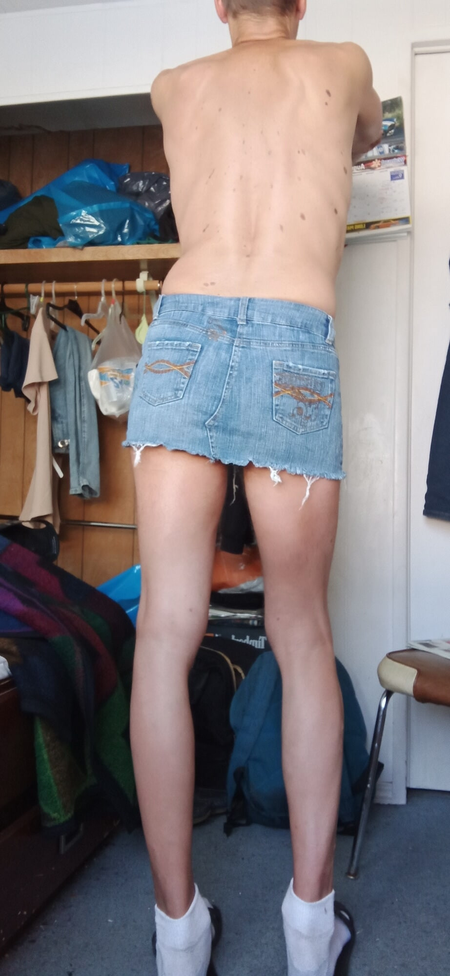 Trans Lady, omiljena traper suknja)