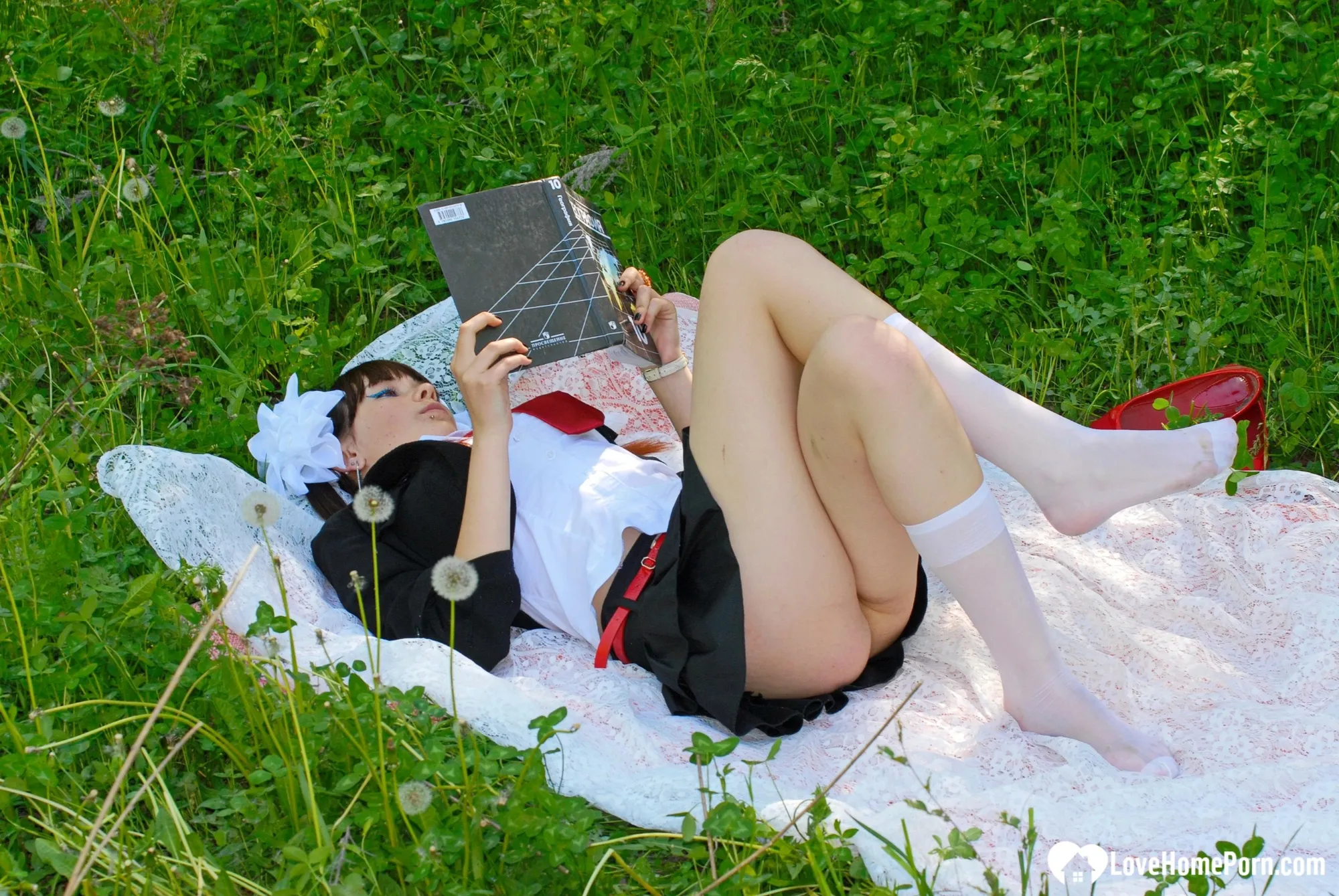 Schoolgirl turns a picnic into a teasing session