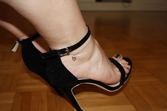 Sexy High Heels ++ Black Nail Polish ++ Anklets ++ Toe Rings #20
