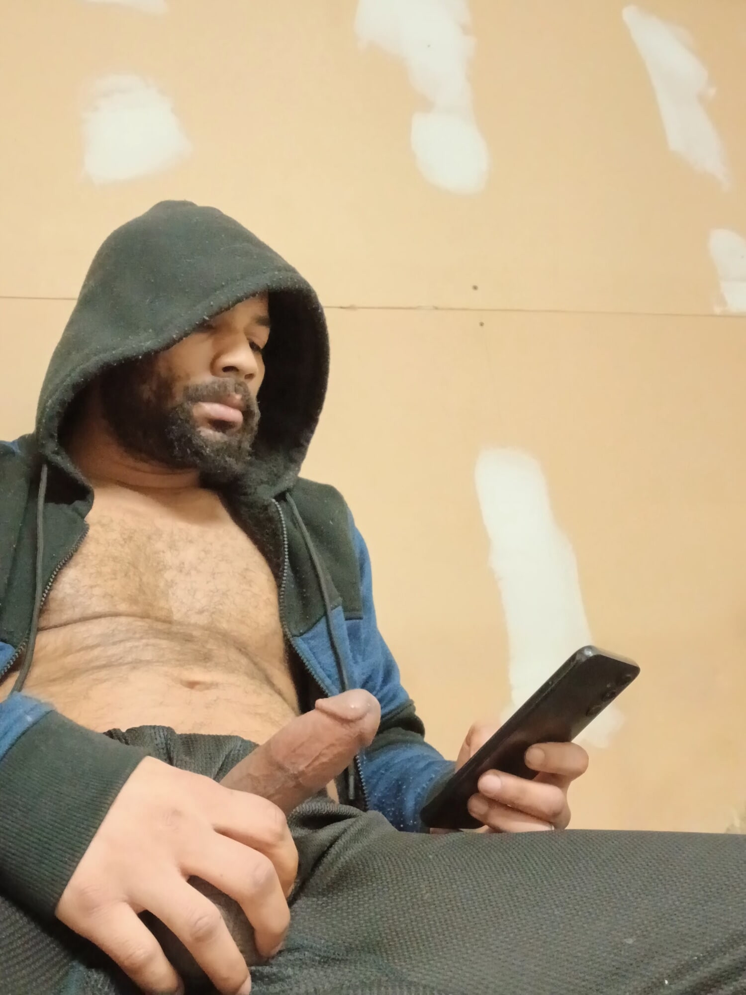 Black mf in W. Philly tired of jerking myself. 