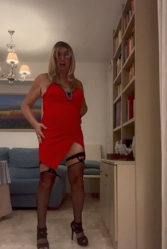 Daniela Monroe TV video Spanish crossdresser with red dress #4