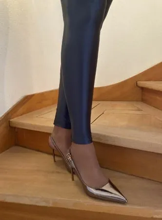 sling pumps and spandex leggings         