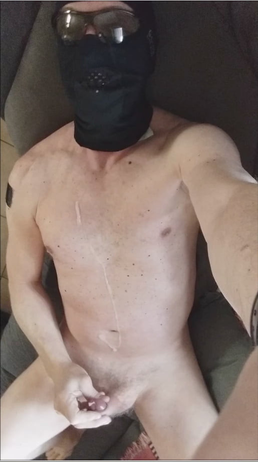 masked exhbitionist jerking great flying belly cumshot #13