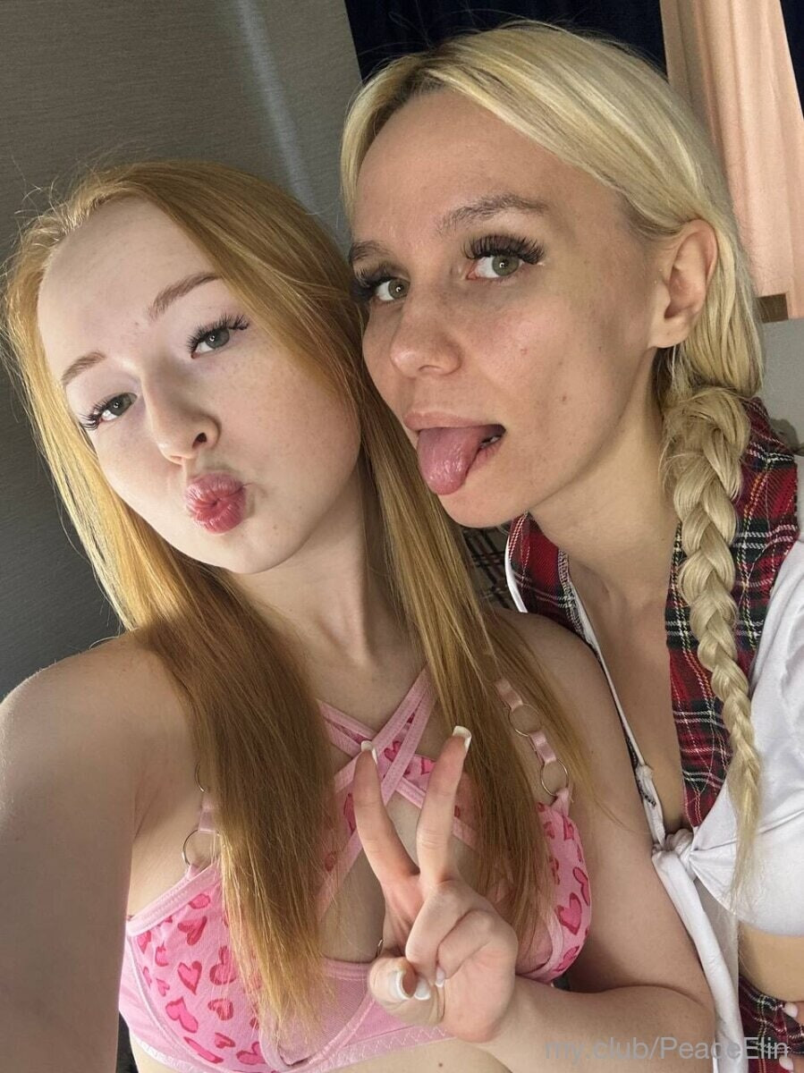 Delia and Sofia Free Photos #39