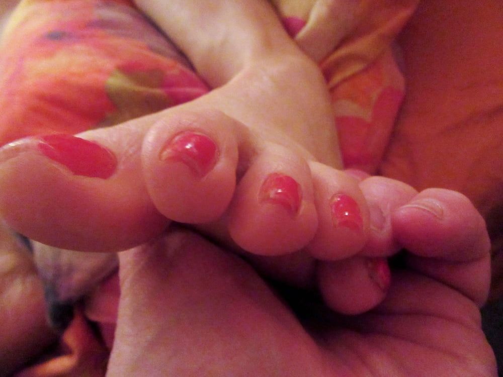 Cindys hot feet and red painted  toes 4