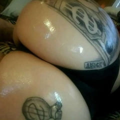 BLONDE WITH A FAT JUICY SOFT PUSSY AND PINK NIPPLES 