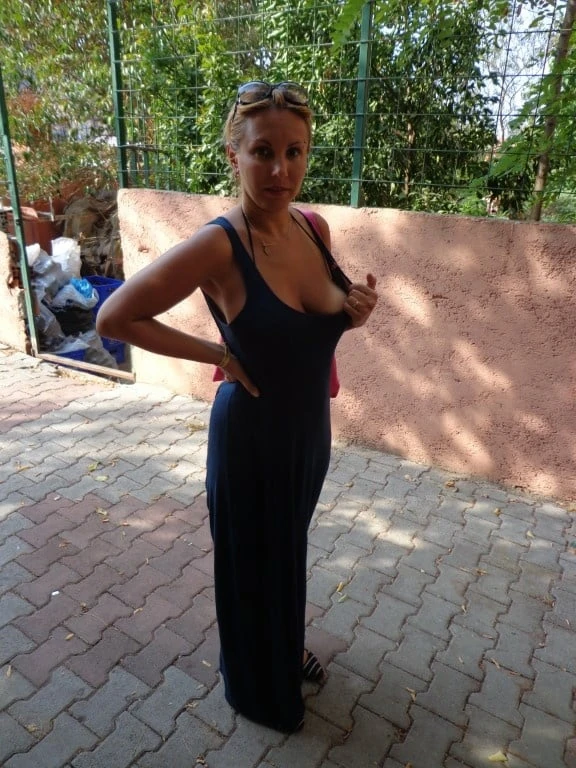 Blonde Milf Lifting Her Dress To Expose Shaved Pussy #36