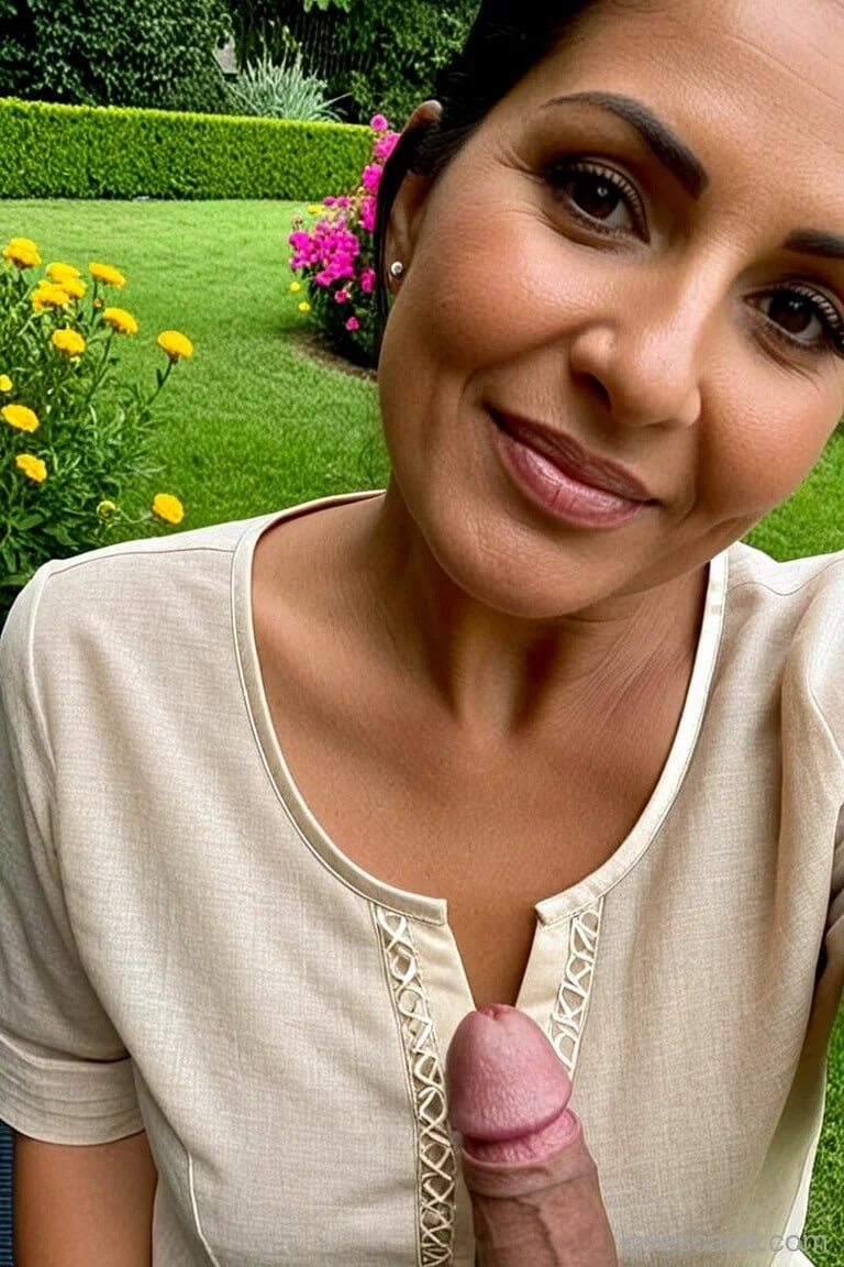 Pakistan goddess shows you every corner of her home #7