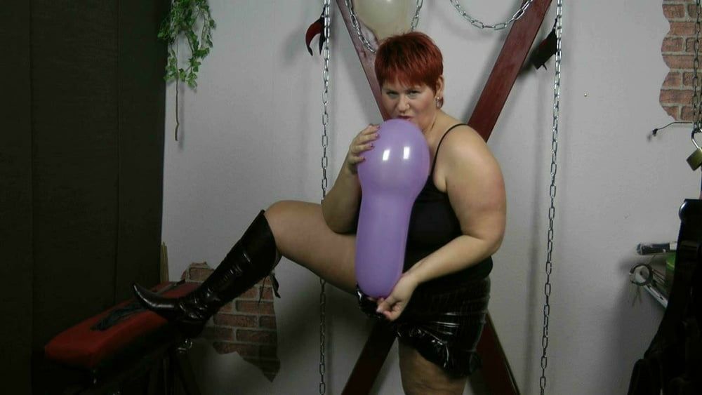 Hot games with balloons #32