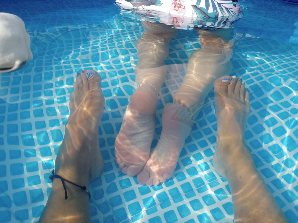 Lazy feet in the pool #4