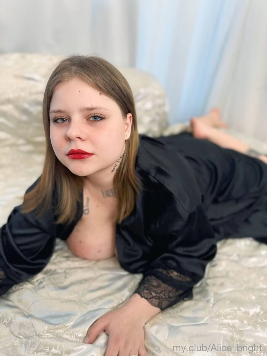 Alice Free Photos #6