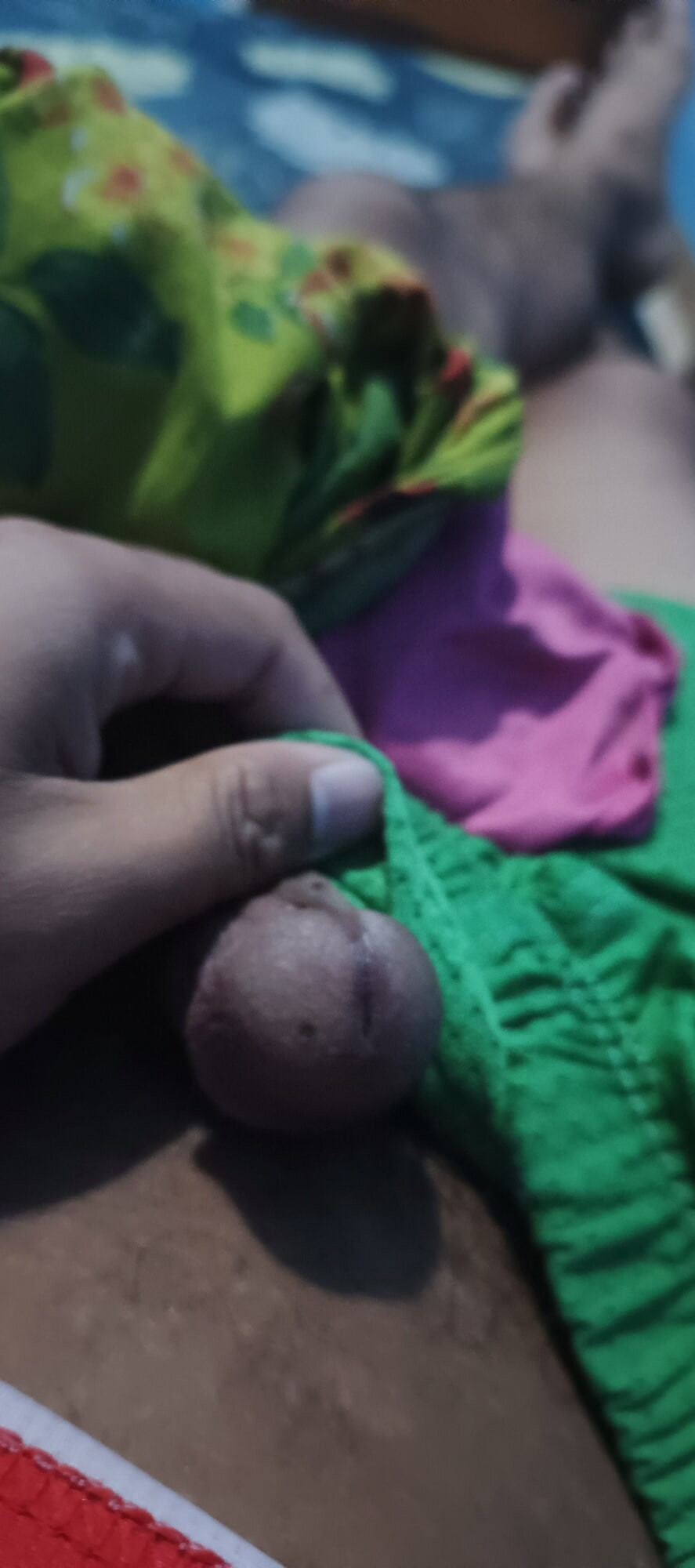 Kontol kecil yang kesepian 