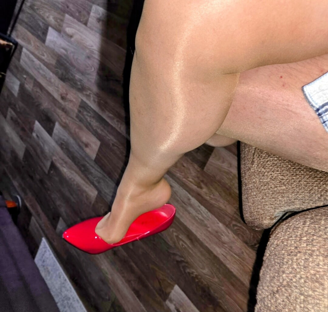 Louise Nylontease  #6