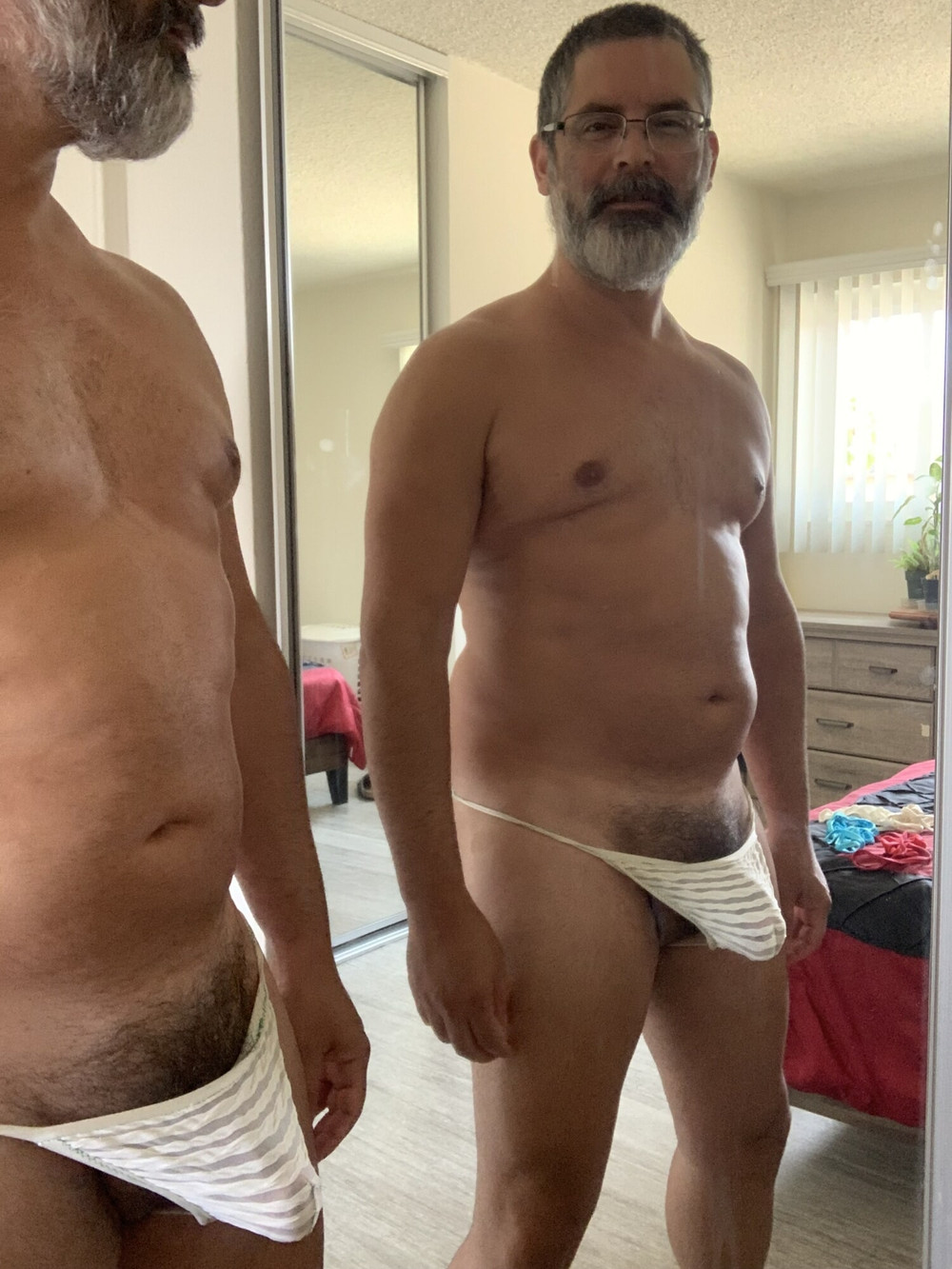 Haciendo carpa con las tangas  #2