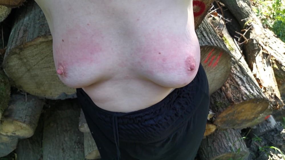Tit slapping red for fun while hiking #4