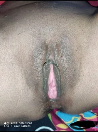 Nude Girl pussy show