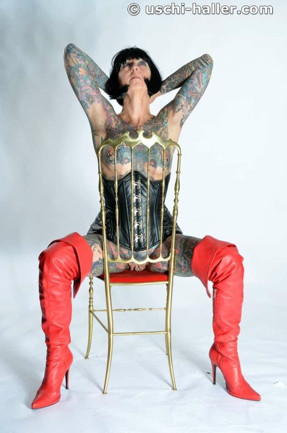 Photo shoot with full body tattooed MILF Cleo - 2 #34