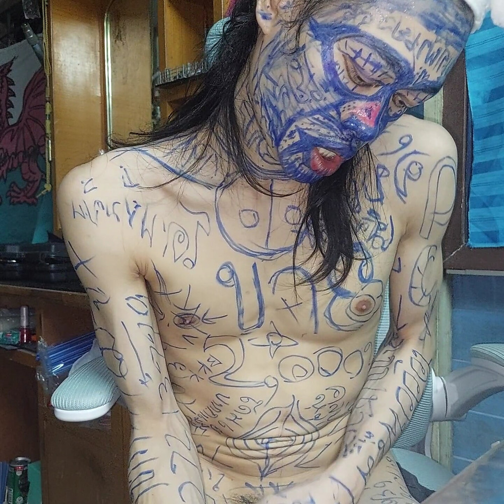 Masturbate with funny body paint #5