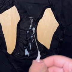 had to cum in the dirty panties of a BBW with a fat ass