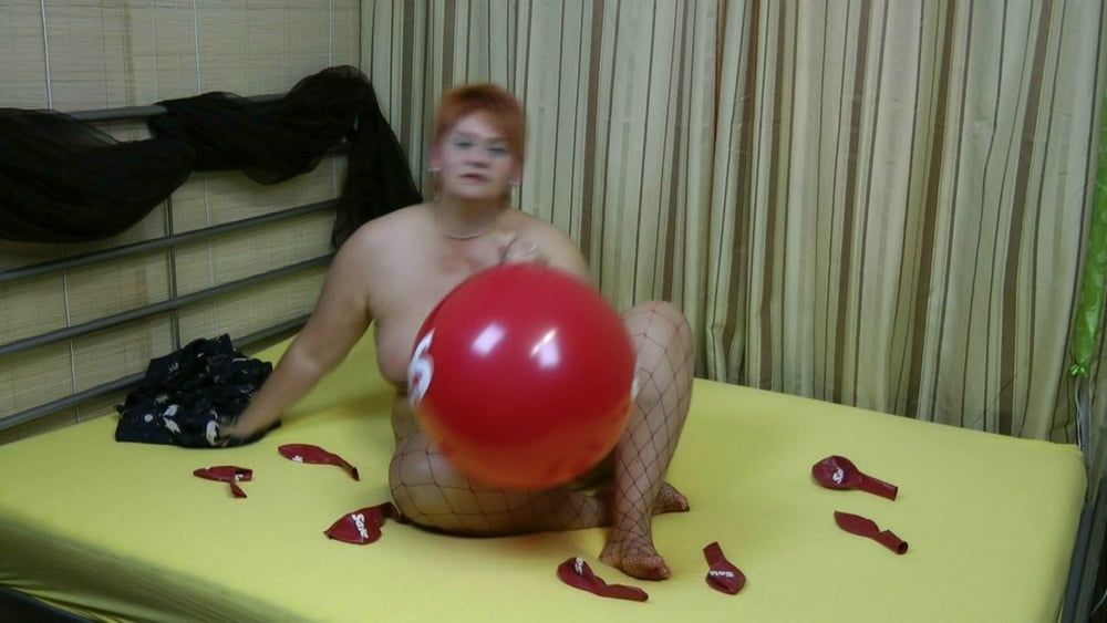 Naked balloon games #26