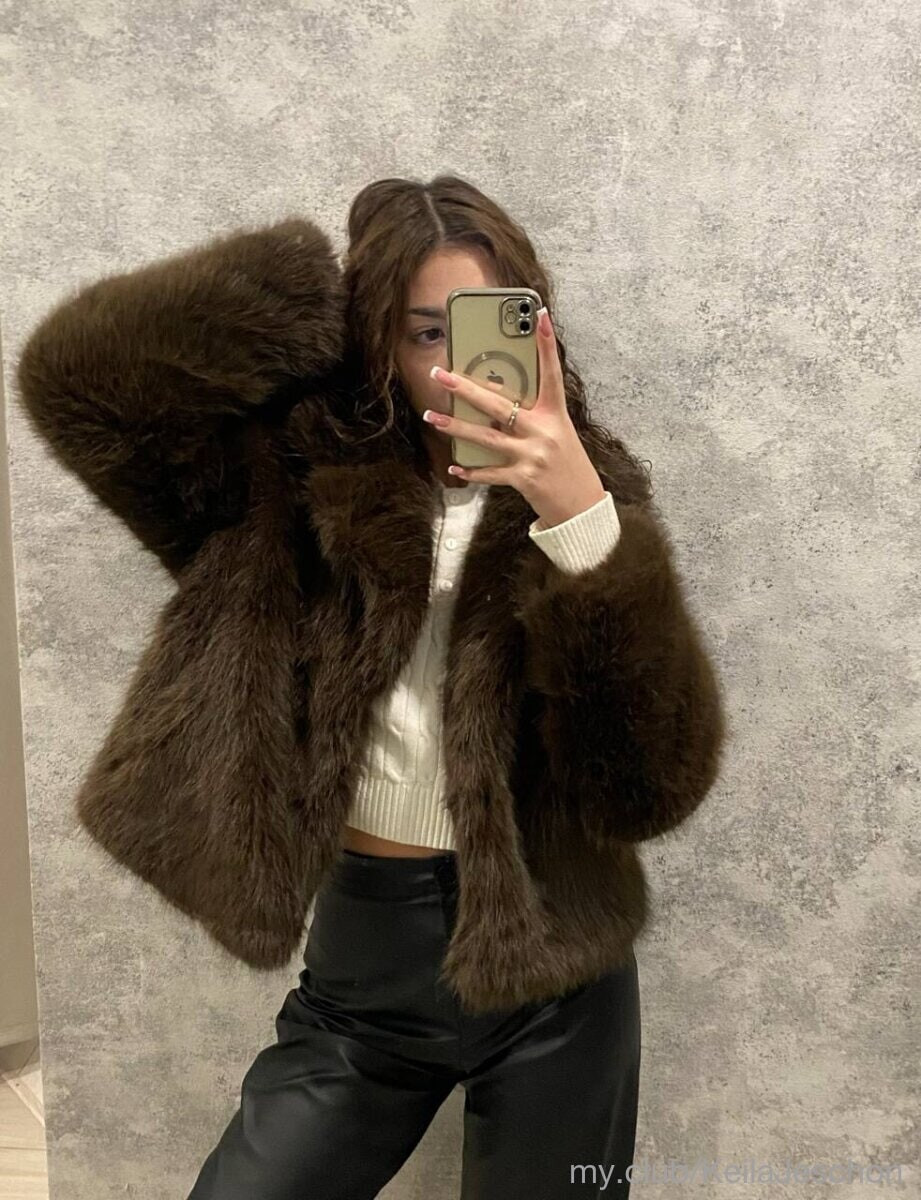 Emma Free Photos #15