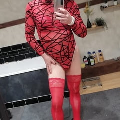 穿着紧身衣裤的女郎