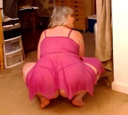 Fresh Pics from your favorite Vintage Vixen, DawnSkye1962