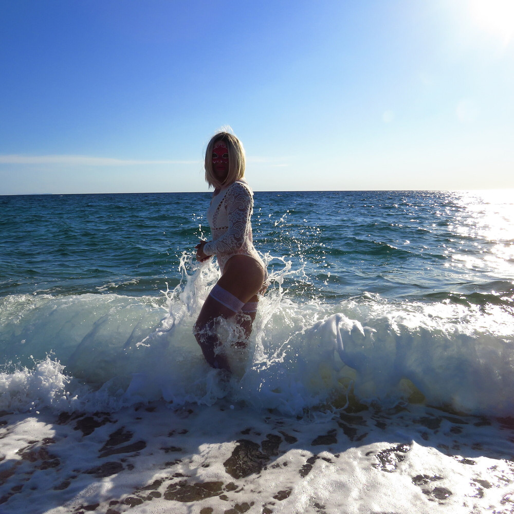 Laura on the beach, erotic photos in sexy lingerie #14
