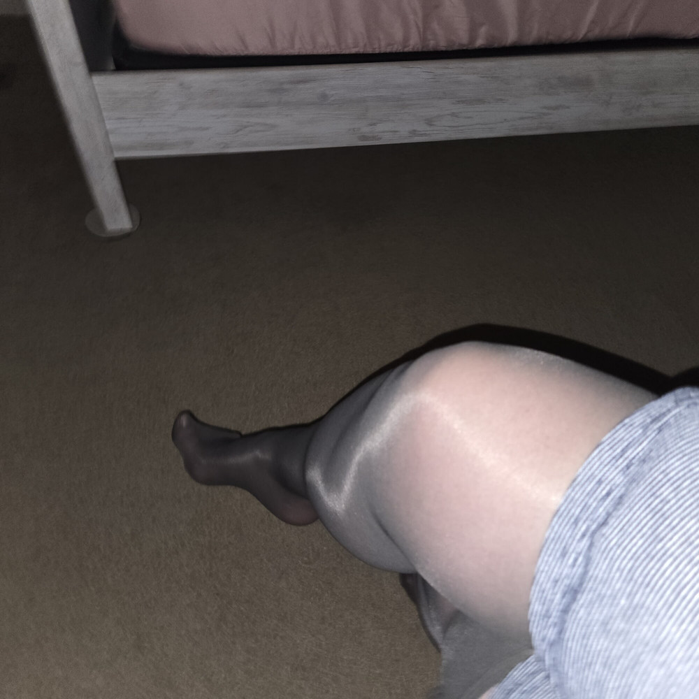 Louise Nylontease  #5