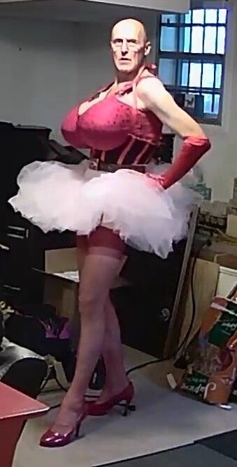 20181107 Pink Tutu and red bra #37