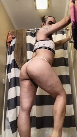 Efreakme... Sexy sexy sexy 