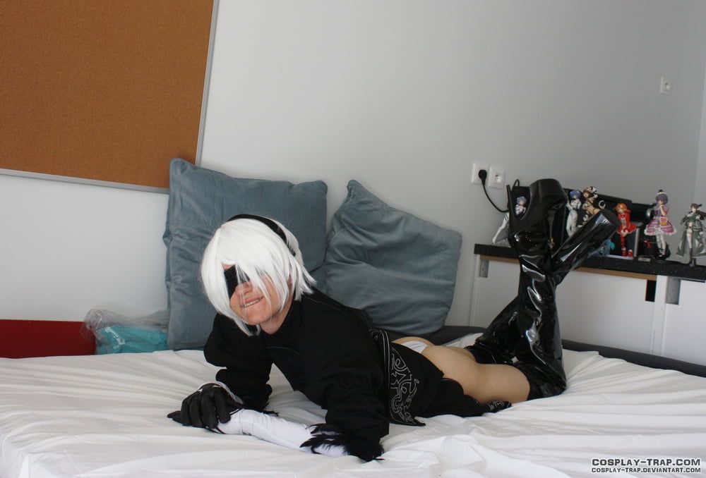 Cosplay 2B anal fingering #4