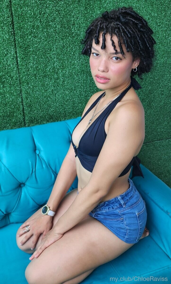 Chloe Raviss Free Photos