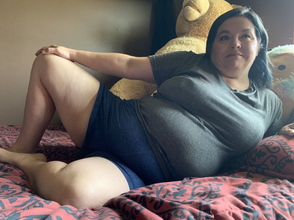 Sexy BBW Relaxing Before Bed #47