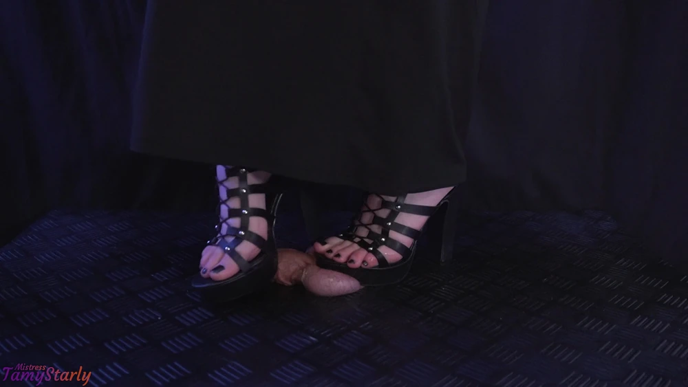Mistress from Athens Ballbusting in Gladiator High Heels #4