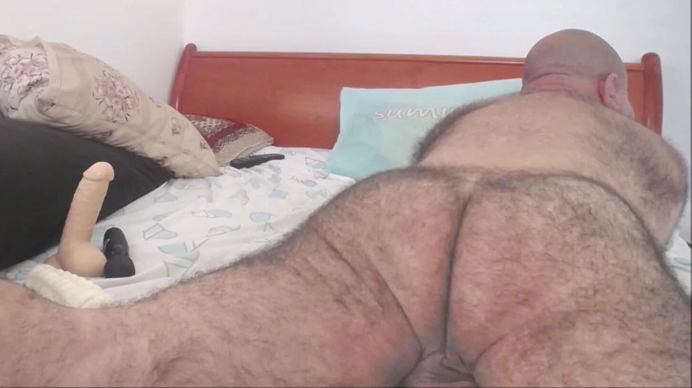 If you&#039;re into bear ass - this one&#039;s for you! ilovetobenaked #2