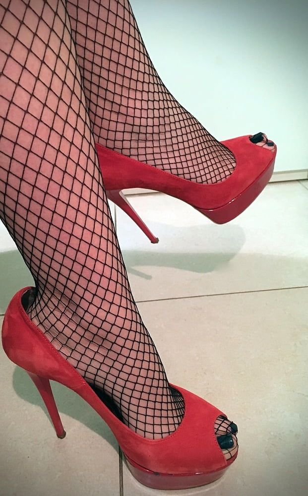 Giada sexy heels and nylon feet #2