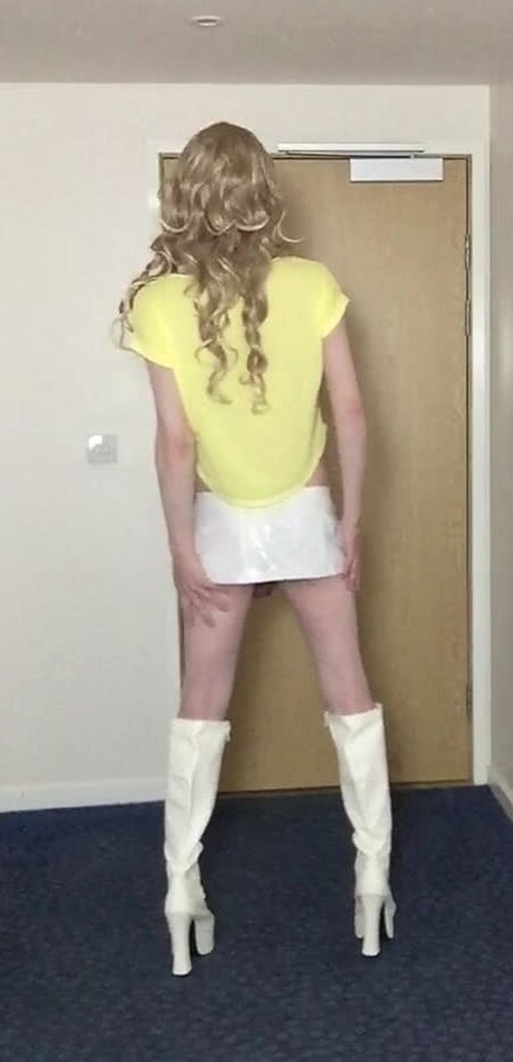 Sissy Sandra Posing Yellow and White #10