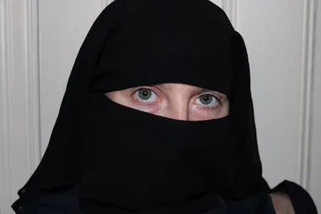 burqa niqab fishnet pantyhose         