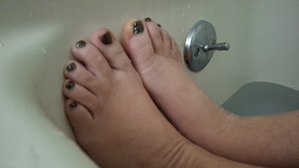 Feet in the bath tun #14