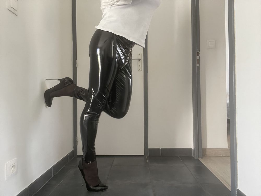 Lili High heels latex 