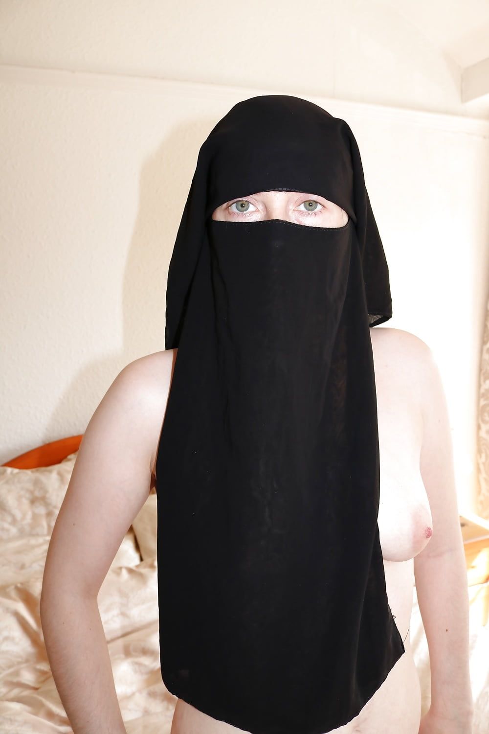 wife posing naked in niqab #30