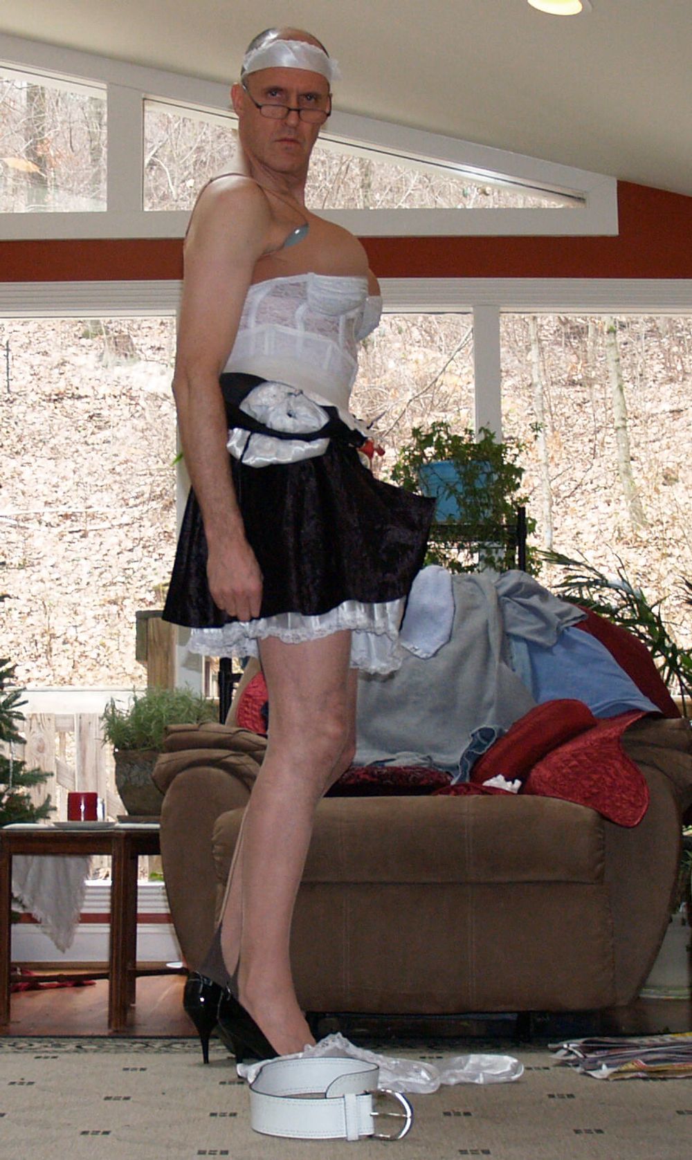 20090103 living room maid #27