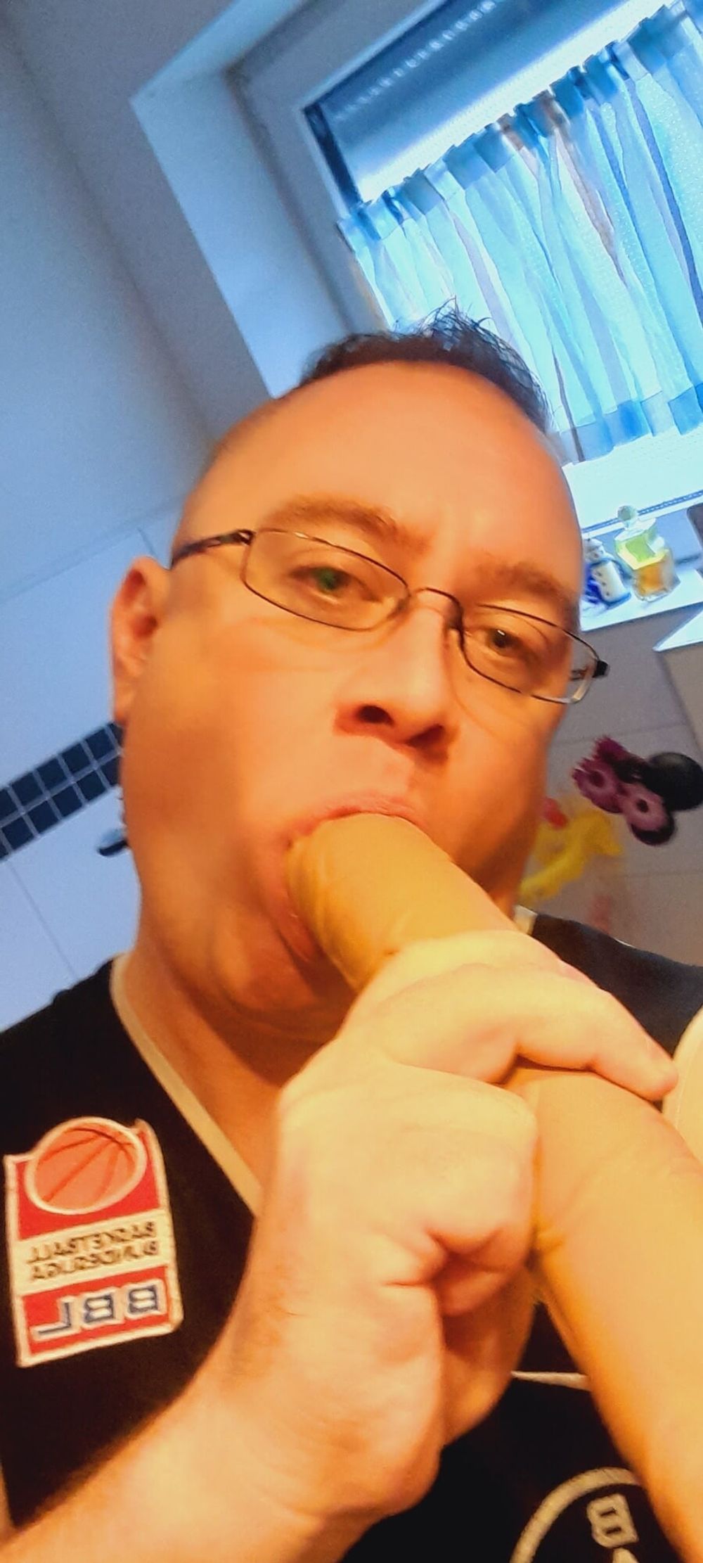 Geilen Dildo Schwanz blasen 