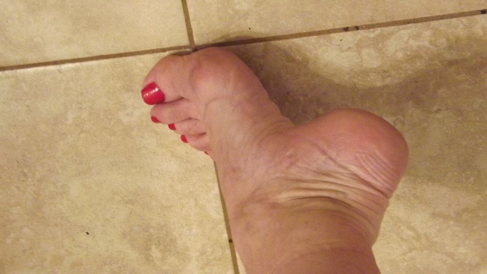 new pics of some man toes