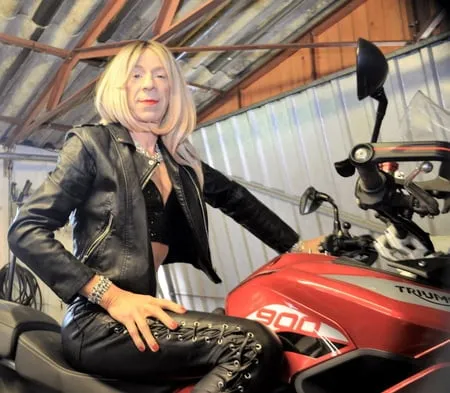     alesssia travestita on triumph tiger         