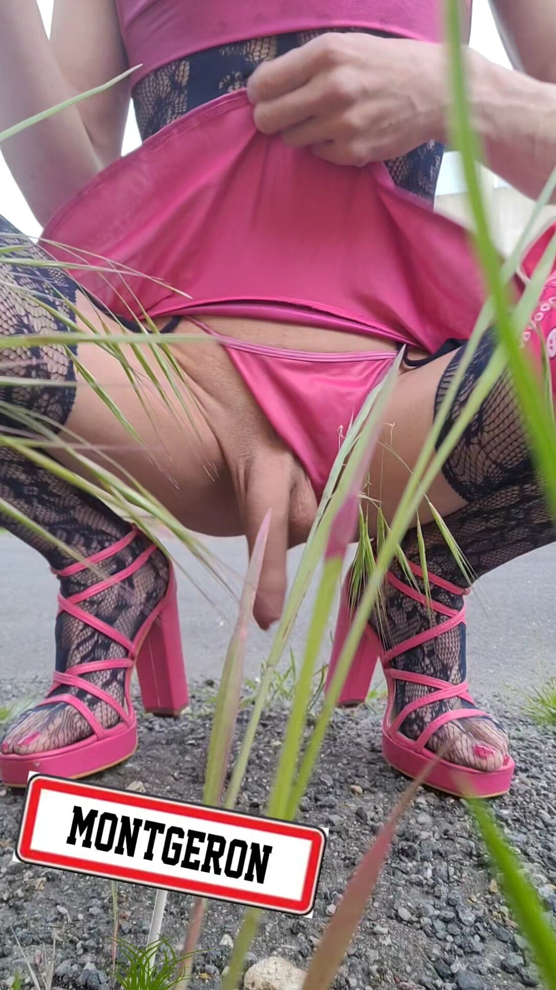 ExhiB👀PUBLIC dans un Complexe Abandonne puis sur son Balcon #58