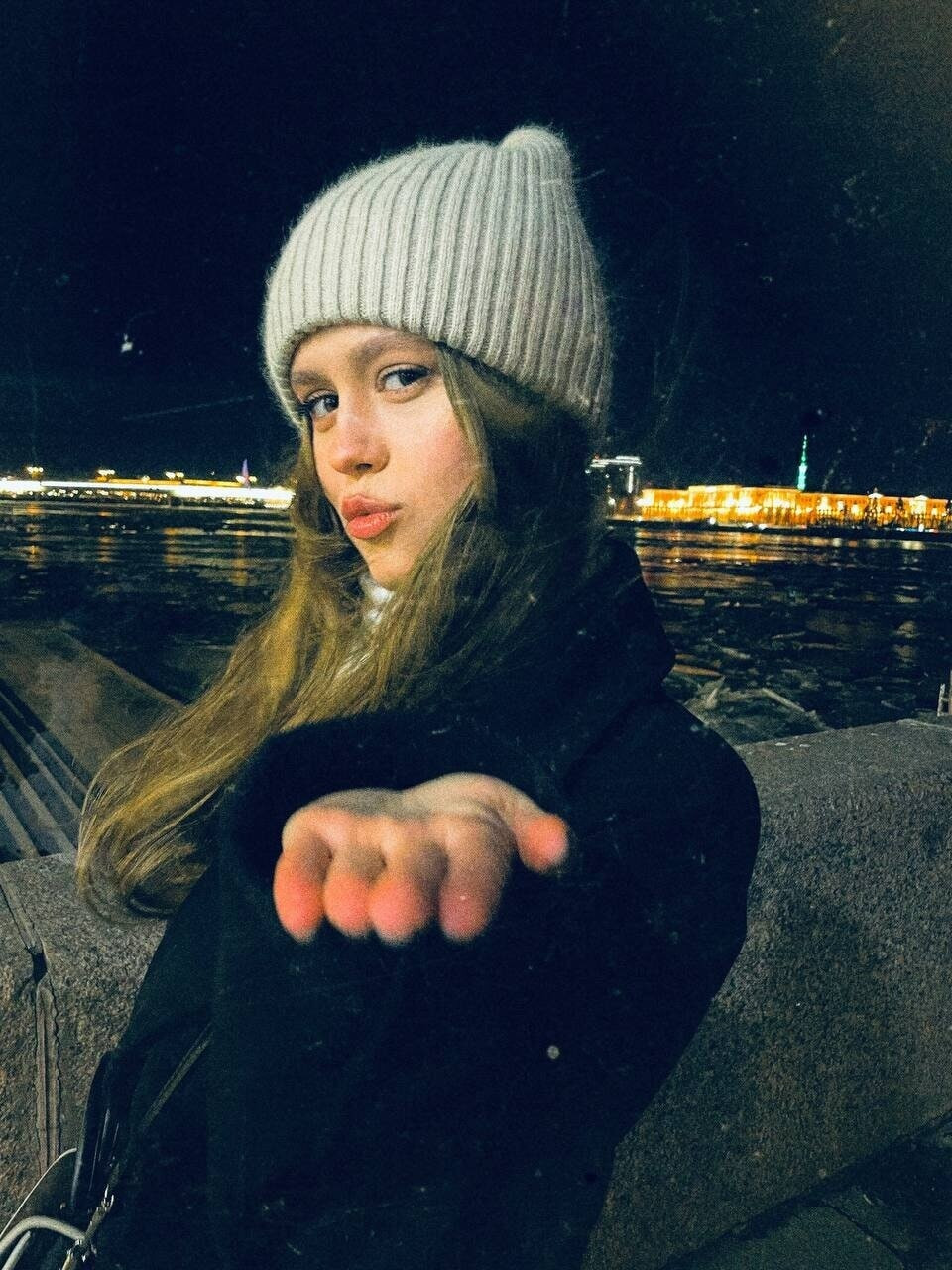 Kira Free Photos #16