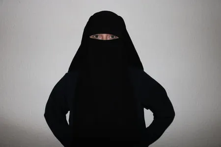 burqa niqab stockings and suspenders         