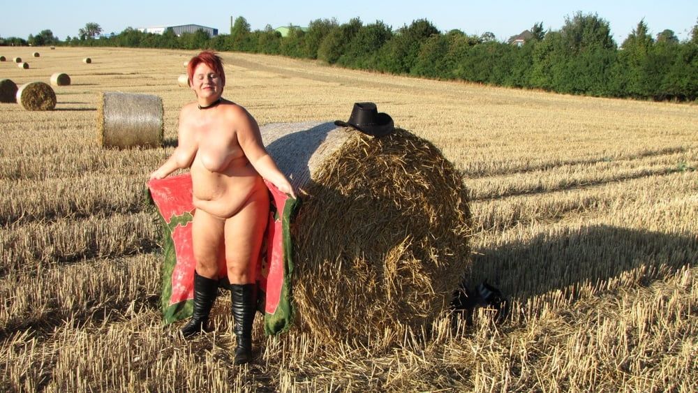 Anna naked on straw bales ... #26